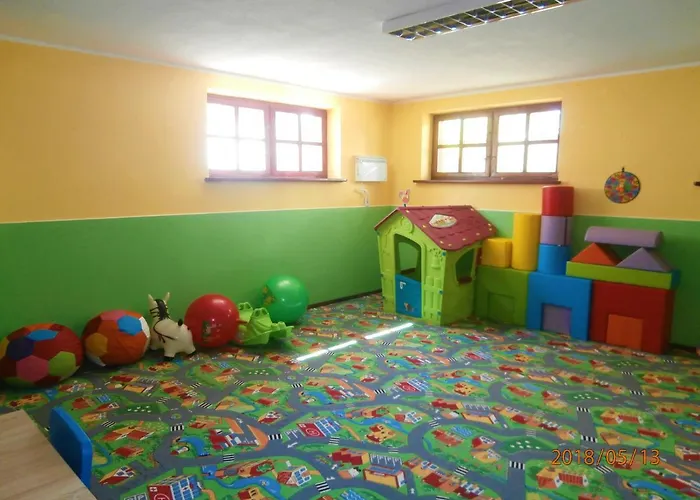 Pod Lwem Bed & Breakfast 3*