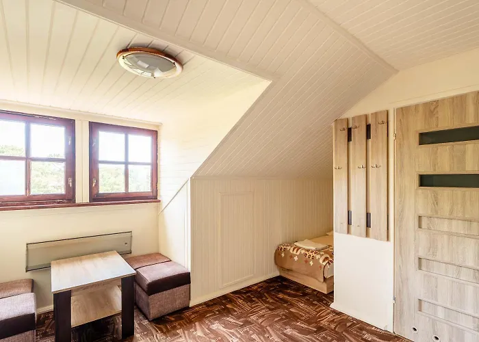 Pod Lwem Bed & Breakfast 3*